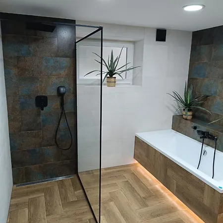 Izerska Tajemnica - Gorski 120m2 דירה *